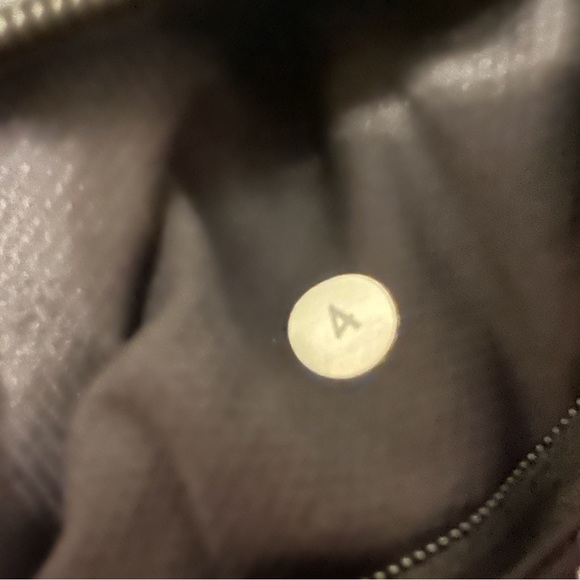 Cropped Lululemon Leggings - Picture 11 of 16